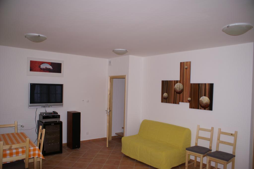 Oeregtoelgy Panzio Hotel Csongrád Room photo