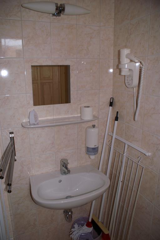 Oeregtoelgy Panzio Hotel Csongrád Room photo